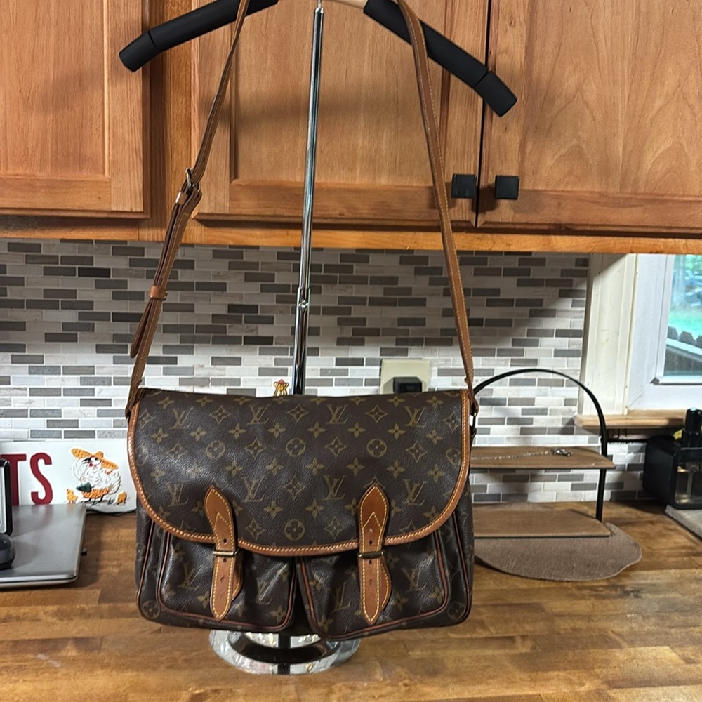 Louis Vuitton Monogram Canvas Messenger Bag in Brown and Tan - Picture 9 of 13